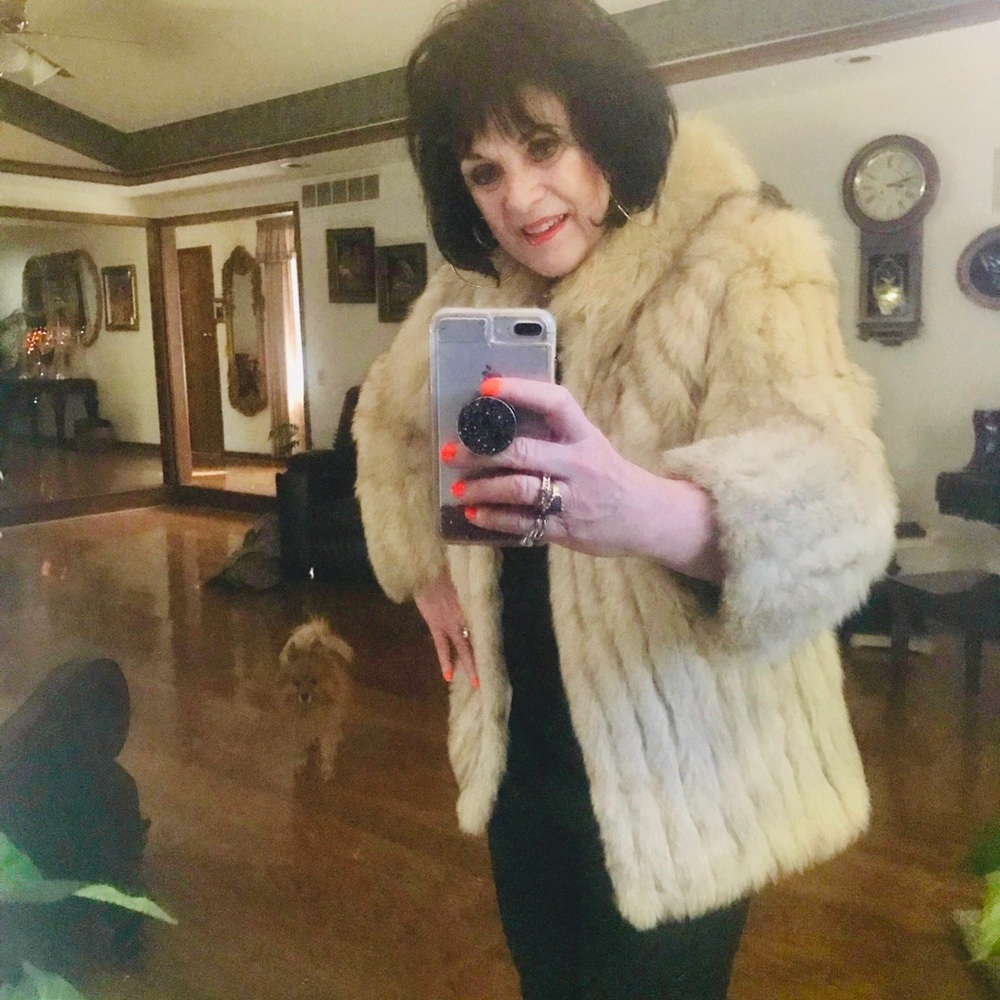 FOX FUR VINTAGE JACKET …Size Medium to Large … Luscious Cream , Light Gray Color